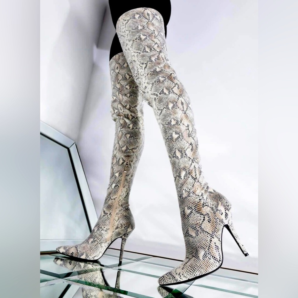 Over The Knee AKIRA Boots!